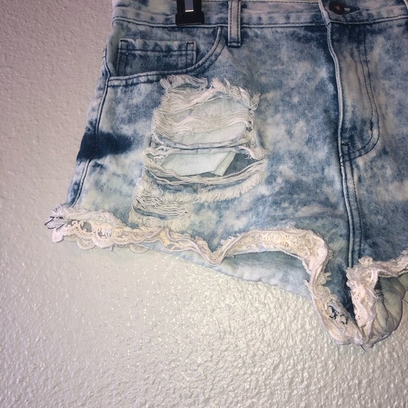 Forever 21 Acid Wash Jean Shorts - Picture 4 of 8
